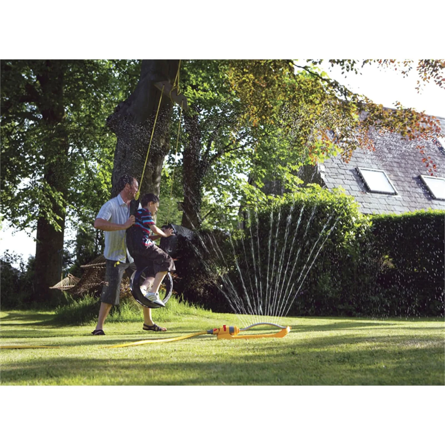 Hozelock Oscillating Garden Lawn Sprinkler 200m² 4 Hozelock Oscillating Garden Lawn Sprinkler 200m² - Image 4