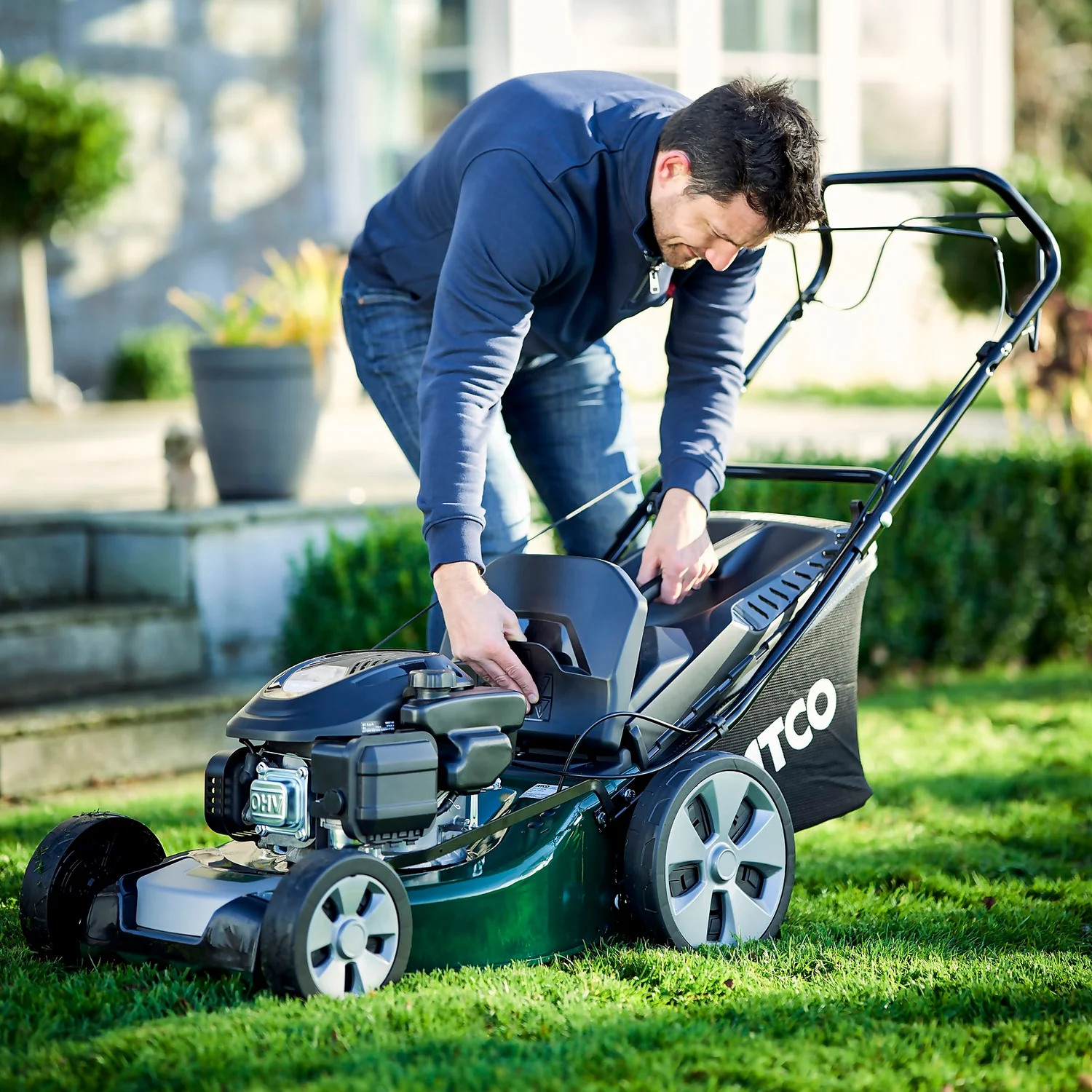 Atco 139cc Classic 18S Petrol Lawn Mower - 46cm 10 Atco 139cc Classic 18S Petrol Lawn Mower - 46cm - Image 10